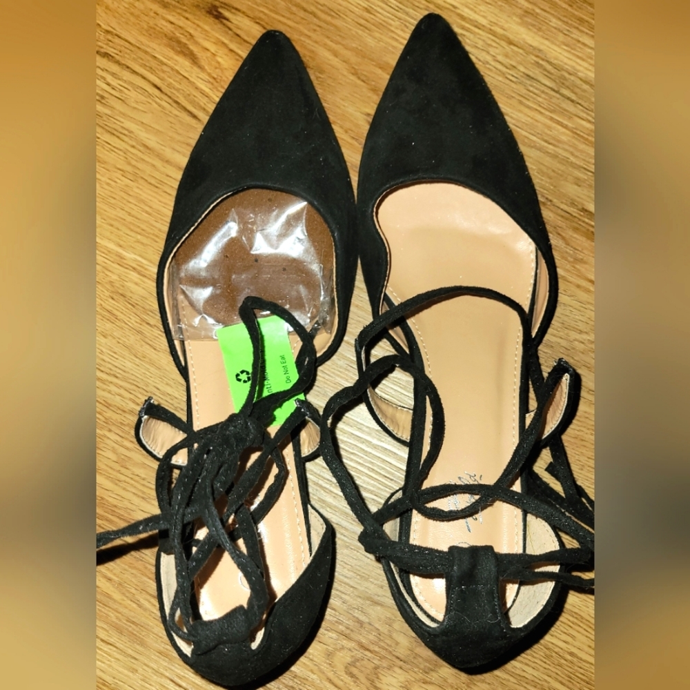 Heel The World Strappy Seude Pointed Toe Chunky Heels Size 9